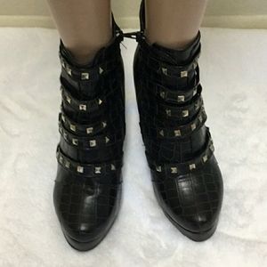 Dots Black leather Strap Buckled Platform Sz10